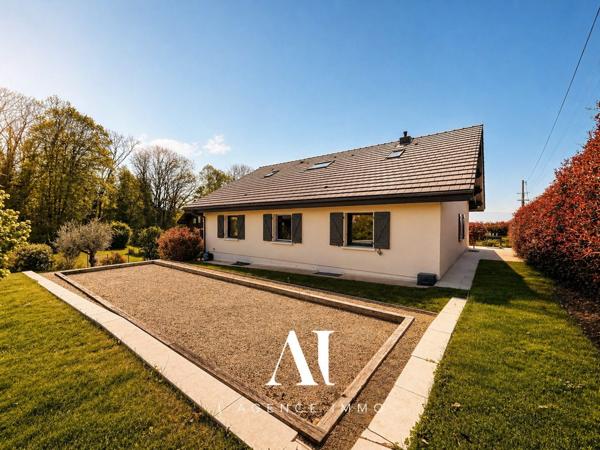 Villa d'exception 339 m2 utiles emplacement d'exception  piscine jardin sous-sol complet vue incroyable sur les Alpes, Vesancy 01170