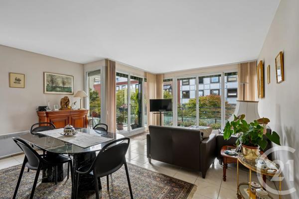 Appartement F4 à vendre  4 pièces - 94,28 m 2   PARIS  - 75019