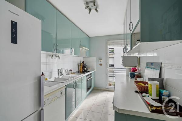 Appartement F4 à vendre  4 pièces - 94,28 m 2   PARIS  - 75019
