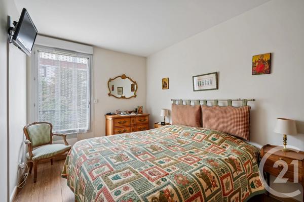 Appartement F4 à vendre  4 pièces - 94,28 m 2   PARIS  - 75019