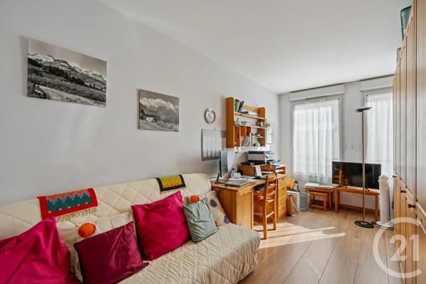 Appartement F4 à vendre  4 pièces - 94,28 m 2   PARIS  - 75019