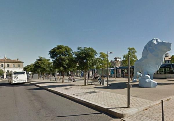 Local commercial de 76 m² à louer à Bordeaux
