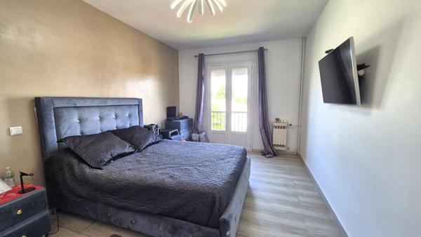 TARASCON - Appartement T3 2 chambres, balcon et cave