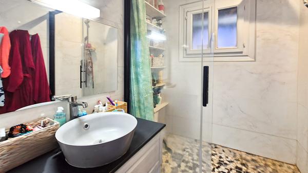 TARASCON - Appartement T3 2 chambres, balcon et cave