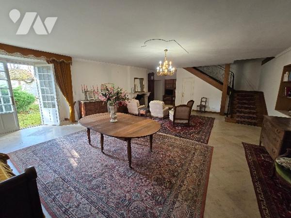 Maison de caractère 486 m² – 9 pièces – Terrain 3 500 m² – CERISIERS (89)