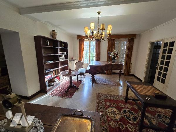 Maison de caractère 486 m² – 9 pièces – Terrain 3 500 m² – CERISIERS (89)