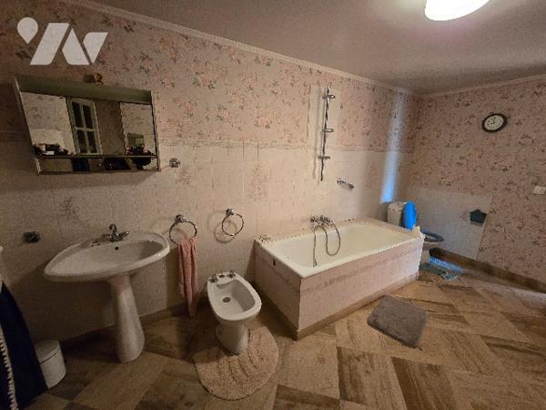 Maison de caractère 486 m² – 9 pièces – Terrain 3 500 m² – CERISIERS (89)