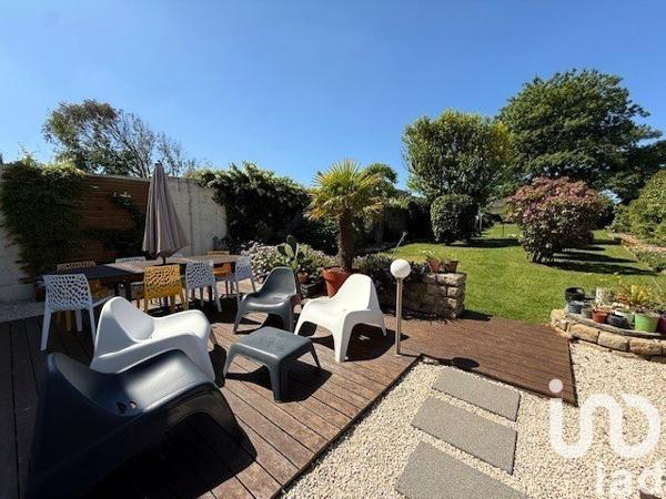 Maison 6 pièces de 142 m² à Plozévet (29710)