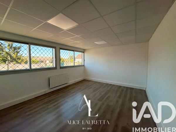 Immeuble à vendre 610 m² Freneuse