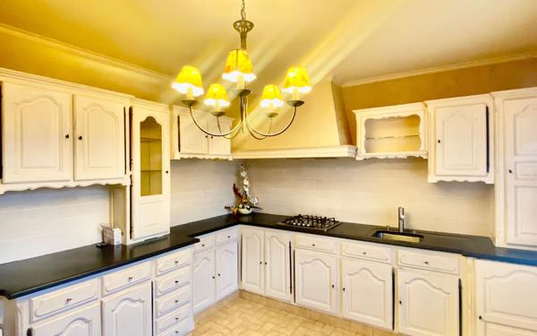 Maison à vendre    4 pièces • 520 m2 Landivisiau