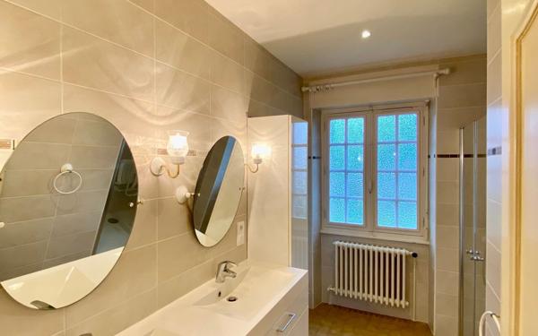 Maison à vendre    4 pièces • 520 m2 Landivisiau