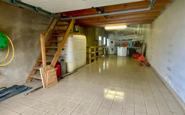 Maison à vendre    4 pièces • 520 m2 Landivisiau