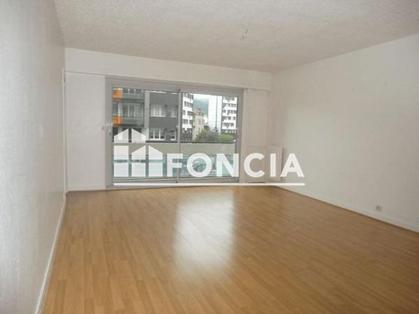 Location Appartement 2 pièces 66.2 m² - 57 RUE BONNABAUD RESIDENCE LE GALLIENI Clermont Ferrand 63000