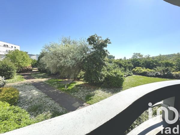 Appartement 3 pièces de 76 m² à Suresnes (92150)