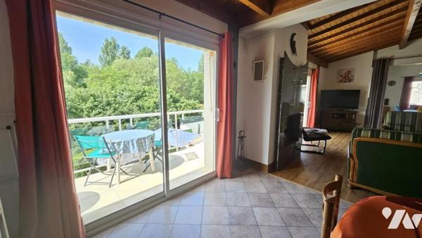 A vendre à VALENCE-EN-POITOU, PAYRE Propriété avec maison familiale, dépendance habitable et piscine