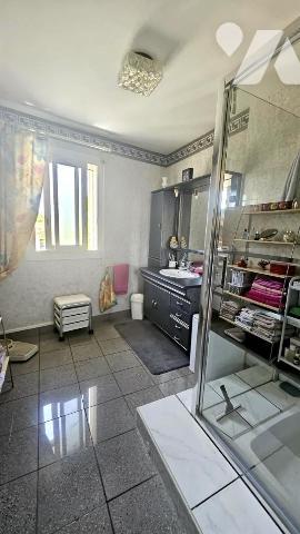 A vendre à VALENCE-EN-POITOU, PAYRE Propriété avec maison familiale, dépendance habitable et piscine