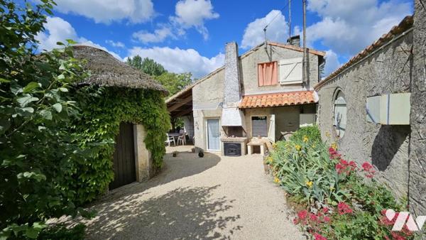 A vendre à VALENCE-EN-POITOU, PAYRE Propriété avec maison familiale, dépendance habitable et piscine