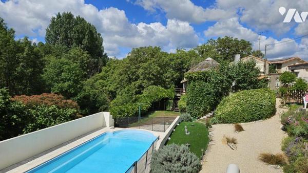 A vendre à VALENCE-EN-POITOU, PAYRE Propriété avec maison familiale, dépendance habitable et piscine