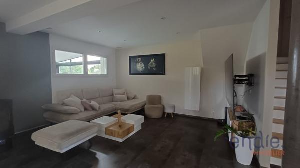 WITTELSHEIM – MAISON 160 m² EN LISIÈRE DE FORÊT – PISCINE, JACUZZI & 2 GARAGES INDÉPENDANTS