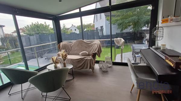 WITTELSHEIM – MAISON 160 m² EN LISIÈRE DE FORÊT – PISCINE, JACUZZI & 2 GARAGES INDÉPENDANTS