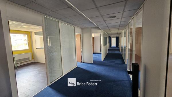 Bureaux à louer Lyon Part-Dieu proche gare dans immeuble rénové