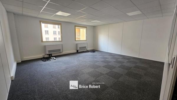 Bureaux à louer Lyon Part-Dieu proche gare dans immeuble rénové