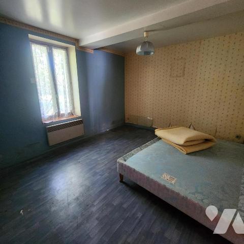  Maison de caractère sur grand terrain à CHERRE- Potentiel exceptionnel