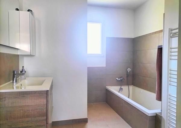 Maison moderne clé en main proche commerces - Beauvoir-sur-Mer