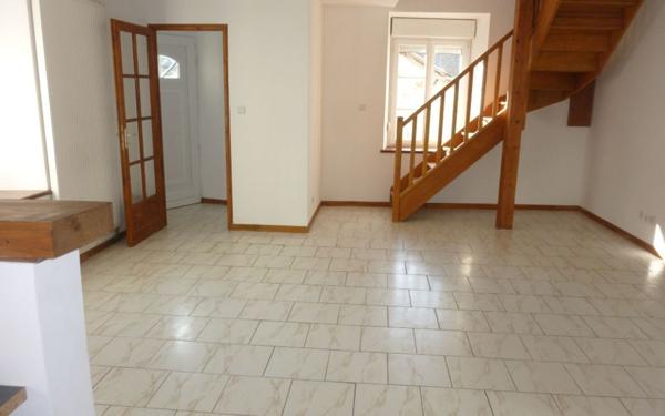 Appartement à louer    4 pièces • 107,49 m2 Mauregny-en-Haye