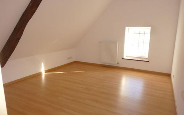 Appartement à louer    4 pièces • 107,49 m2 Mauregny-en-Haye