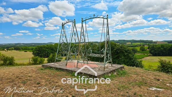 Manoir avec vue dominante au cœur du Périgord Pourpre
