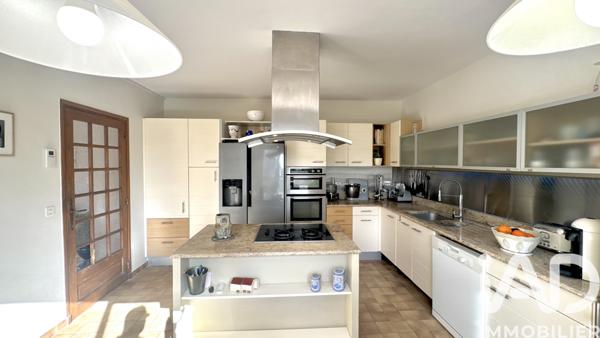 Maison à vendre 8 pièces 199 m² Bourg-Saint-Andéol