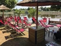 03200 VICHY MAISON DE VILLE FAMILLIALE 7 PIÈCES AVEC COUR -TERRASSE AVEC CAVE -CENTRE VILLE -