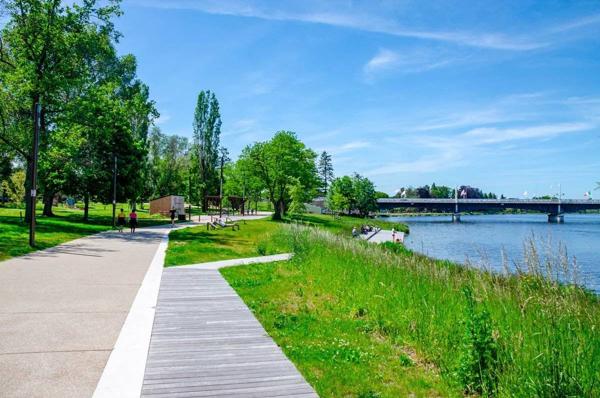 03200 VICHY MAISON DE VILLE FAMILLIALE 7 PIÈCES AVEC COUR -TERRASSE AVEC CAVE -CENTRE VILLE -