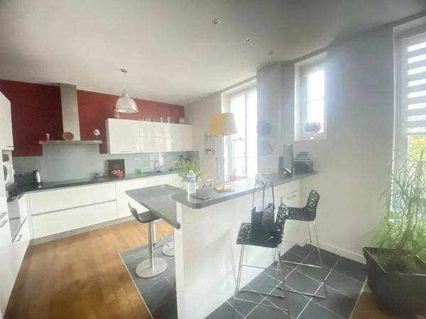 03200 VICHY MAISON DE VILLE FAMILLIALE 7 PIÈCES AVEC COUR -TERRASSE AVEC CAVE -CENTRE VILLE -