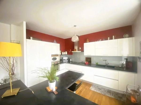 03200 VICHY MAISON DE VILLE FAMILLIALE 7 PIÈCES AVEC COUR -TERRASSE AVEC CAVE -CENTRE VILLE -