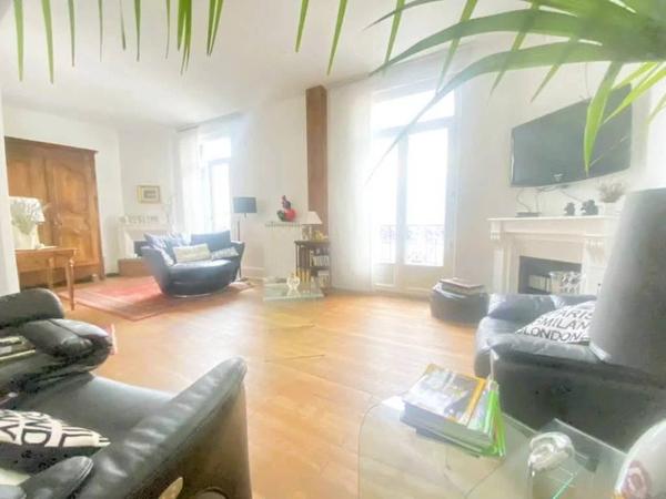 03200 VICHY MAISON DE VILLE FAMILLIALE 7 PIÈCES AVEC COUR -TERRASSE AVEC CAVE -CENTRE VILLE -