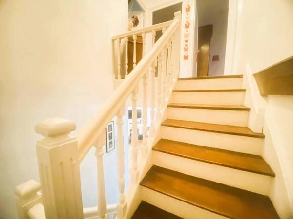 03200 VICHY MAISON DE VILLE FAMILLIALE 7 PIÈCES AVEC COUR -TERRASSE AVEC CAVE -CENTRE VILLE -