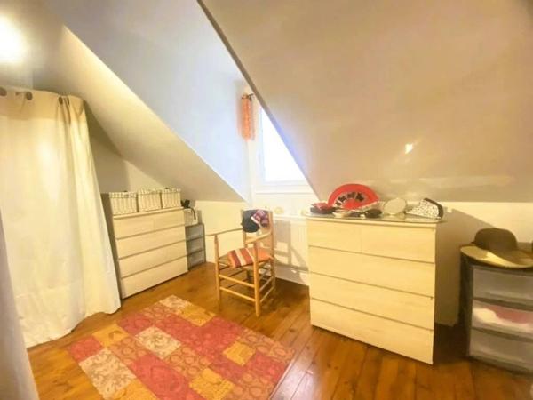 03200 VICHY MAISON DE VILLE FAMILLIALE 7 PIÈCES AVEC COUR -TERRASSE AVEC CAVE -CENTRE VILLE -