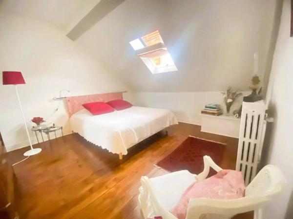 03200 VICHY MAISON DE VILLE FAMILLIALE 7 PIÈCES AVEC COUR -TERRASSE AVEC CAVE -CENTRE VILLE -