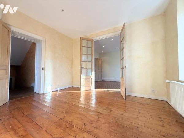 GRAND APPARTEMENT CENTRE VILLE AVEC TERRASSE