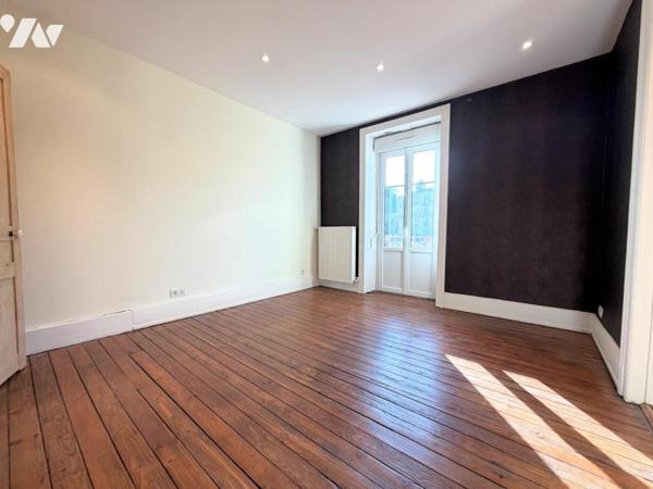 GRAND APPARTEMENT CENTRE VILLE AVEC TERRASSE