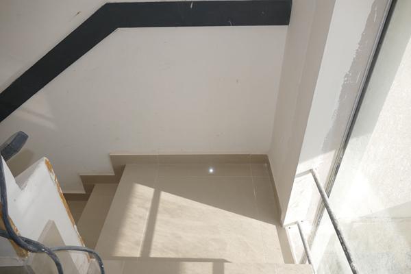 Special investisseur / Immeuble centre-ville de Royan, 200m de la plage : local commercial, 4 appartements