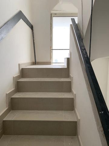 Special investisseur / Immeuble centre-ville de Royan, 200m de la plage : local commercial, 4 appartements