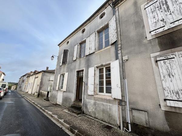 Maison à vendre |  Ruffec |  9 pièces | 213 m²