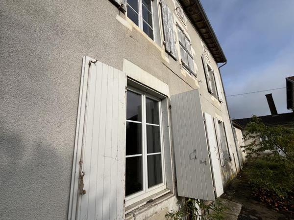 Maison à vendre |  Ruffec |  9 pièces | 213 m²