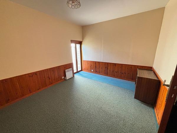 EN VENTE - GERMIGNY-SUR-LOIRE - 2 H PARIS - MAISON ANCIENNE + HANGAR