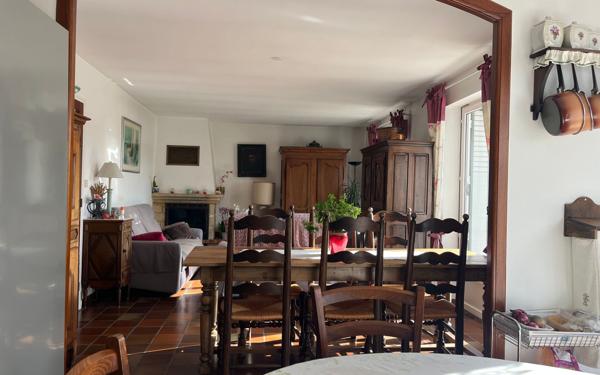 Maison à vendre    4 pièces • 80 m2 Saint-Étienne-de-Saint-Geoirs