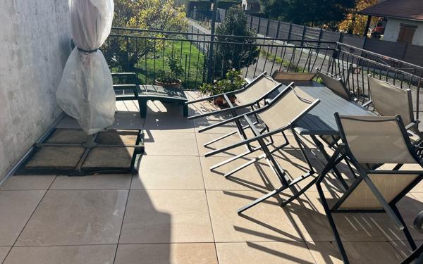 Maison à vendre    4 pièces • 80 m2 Saint-Étienne-de-Saint-Geoirs