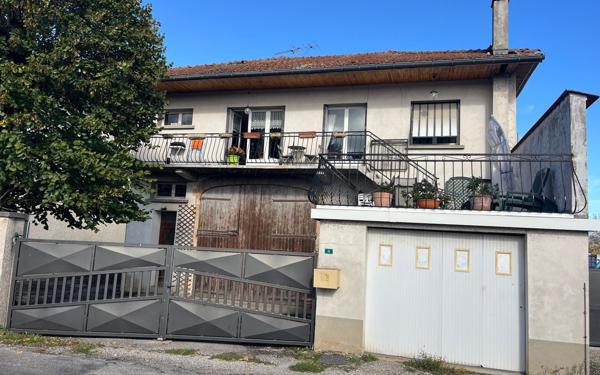 Maison à vendre    4 pièces • 80 m2 Saint-Étienne-de-Saint-Geoirs